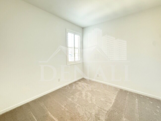 Building Photo - 4373 W Allen St