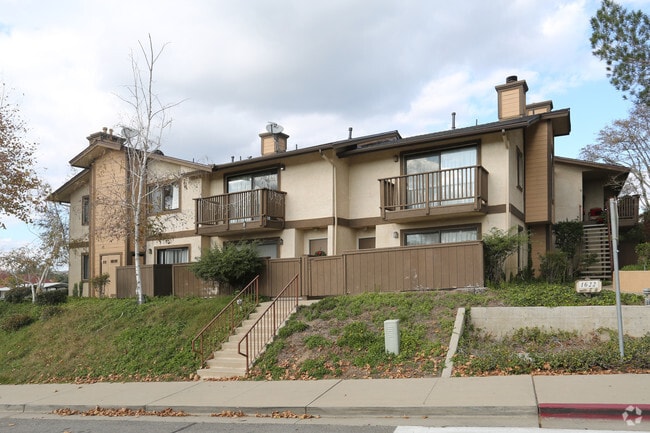Primary Photo - 1632 Eucalyptus Dr