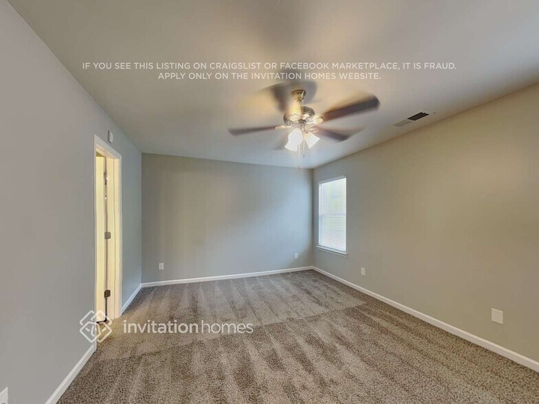 Building Photo - 10736 Glenluce Ave