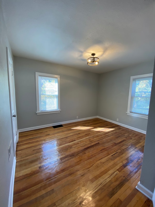 Building Photo - 3020 Forest Dr