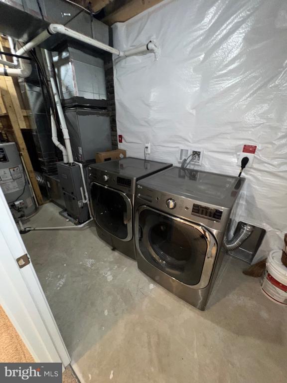 Building Photo - 25835 Clairmont Manor Square