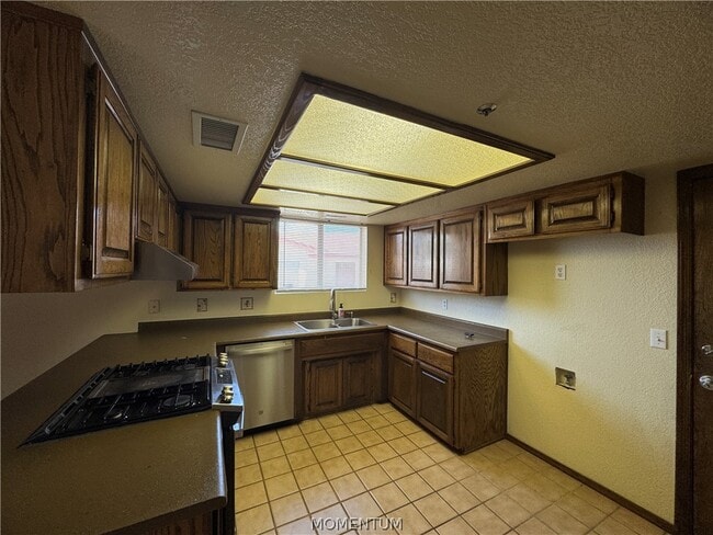 Building Photo - 2610 Sierra Ln
