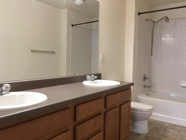 Building Photo - 14300 Waterside Ln