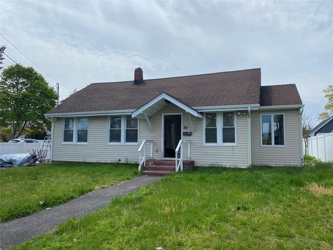 Primary Photo - 30 Baylawn Ave