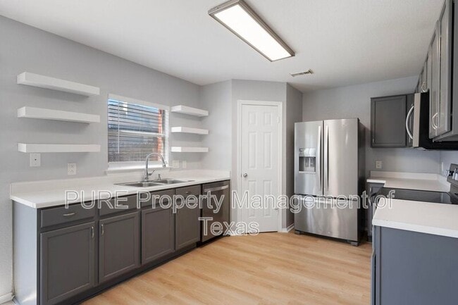 Building Photo - 906 Low Brim Cove