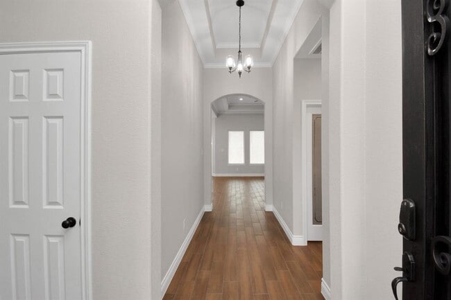 Building Photo - 14922 Indian Hill Trail
