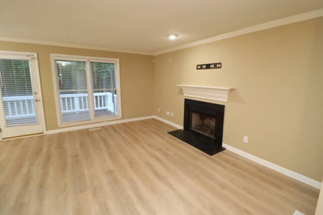 Building Photo - Best Value in Apex! Charming 3BR Half-Duplex Near Downtown
