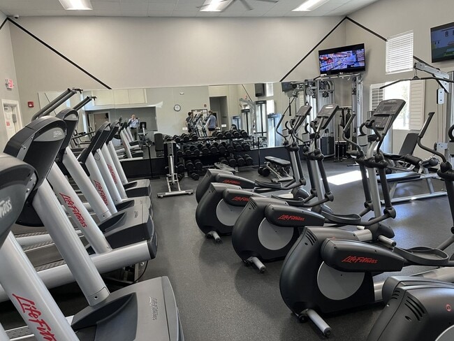 Building Photo - Welcome to this beautifully remodeled sing...