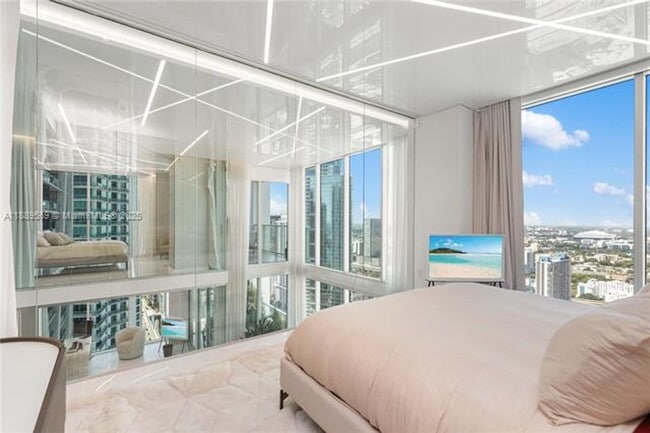 Building Photo - 1040 Biscayne Blvd