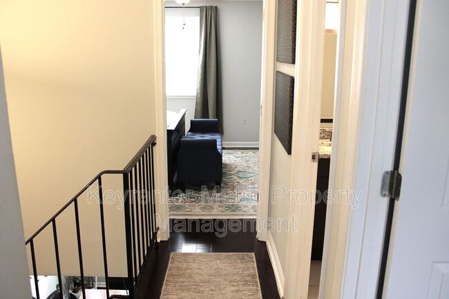 Building Photo - 708 Kaplan Ct
