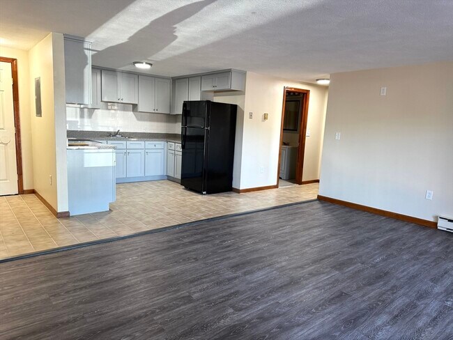 Building Photo - 484 Western Ave