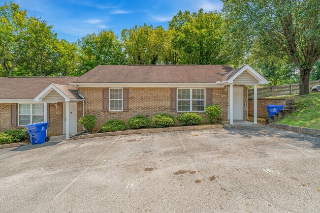 Building Photo - 3516 Acorn Woods Way,