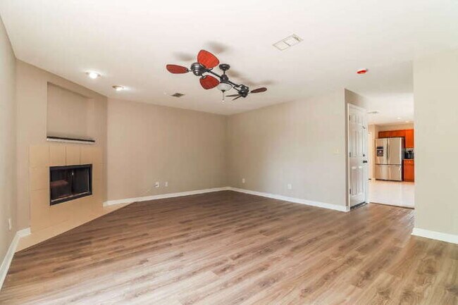 Building Photo - Tropical Dunedin Rental