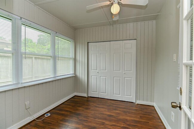 Building Photo - 8409 Bob White Dr