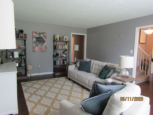 Building Photo - 802 Greenview Cir