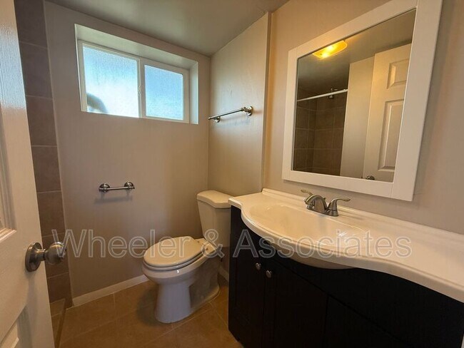 Building Photo - 2587 N 1450 E