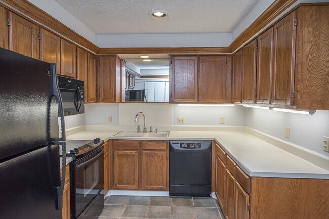 Building Photo - 2 Bedroom, 2 Bath in Overton South