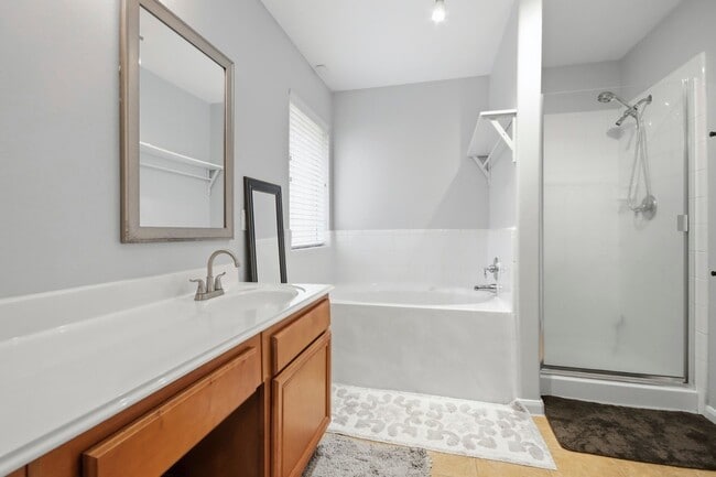 Building Photo - 25450 Barmby Dr