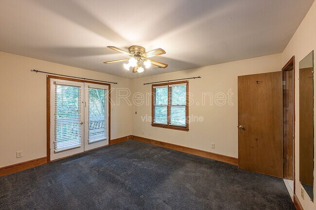 Building Photo - 425 Ansley St