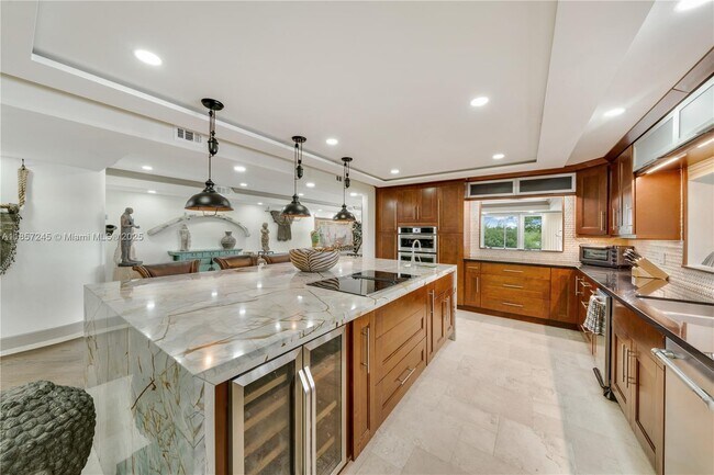 Building Photo - 6100 Paradise Point Dr