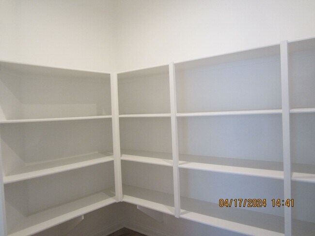 Building Photo - COOL POOL, PARKS AND NEAR NEW 3 BR PLUS DEN IN MEINFEE