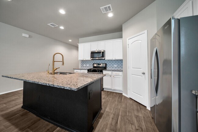 Building Photo - 22614 Petrizzi Ln