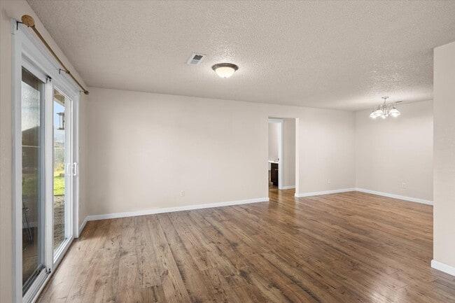 Building Photo - 106 N Buchanan Ave