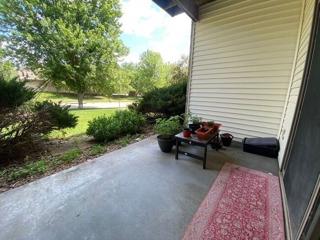 Building Photo - $1,295 | 2 Bedroom, 2 Bathroom Condo | Pet...