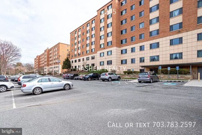 Building Photo - 1300 S Arlington Ridge Rd