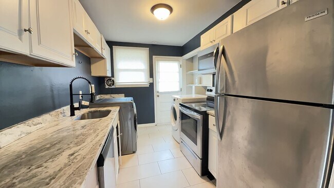 Building Photo - Well-Maintained 3-Bedroom Home with Fenced Backyard & Assigned Parking in Central Chesapeake