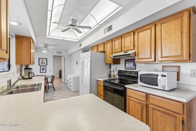 Building Photo - 13511 W Gemstone Dr