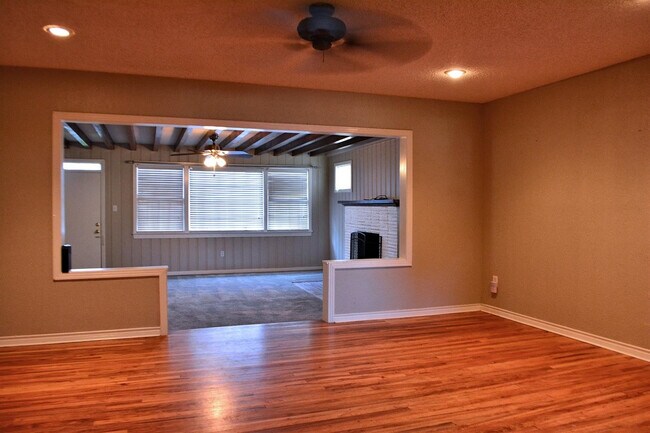 Building Photo - 3213 26th St