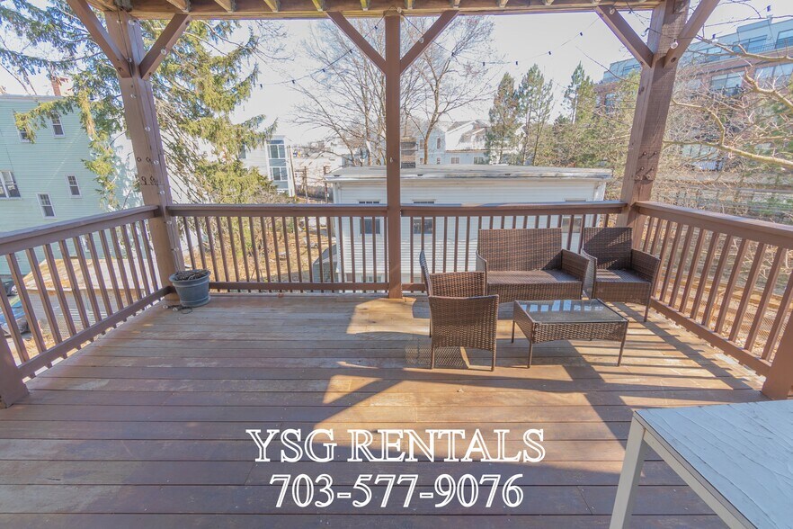 Building Photo - 102 Cypress St