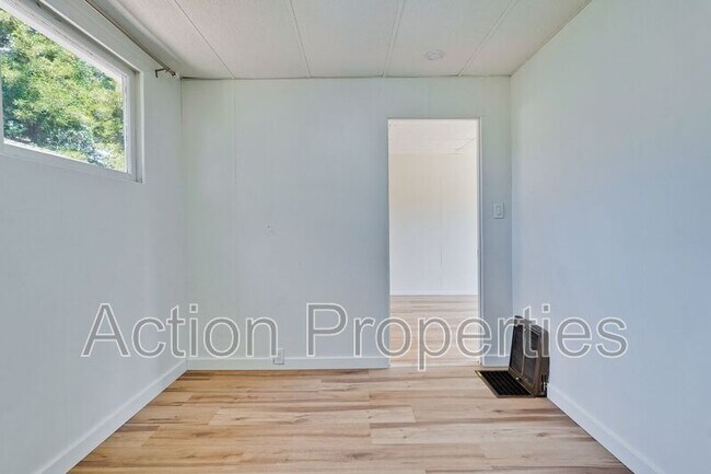 Building Photo - 1684 California St