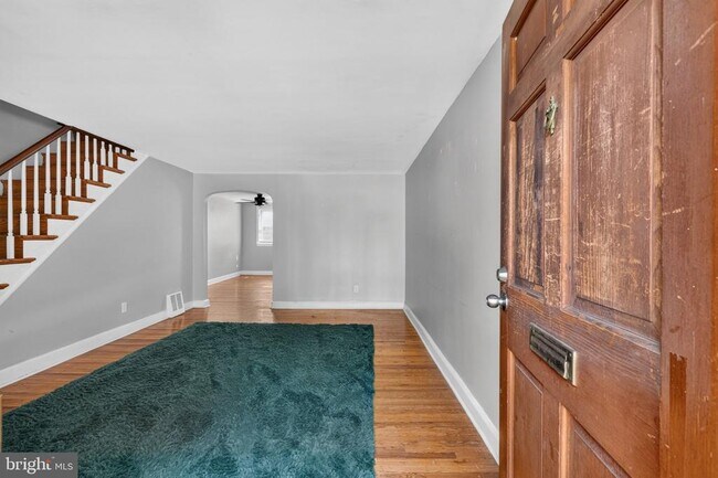 Building Photo - 351 W 22nd St