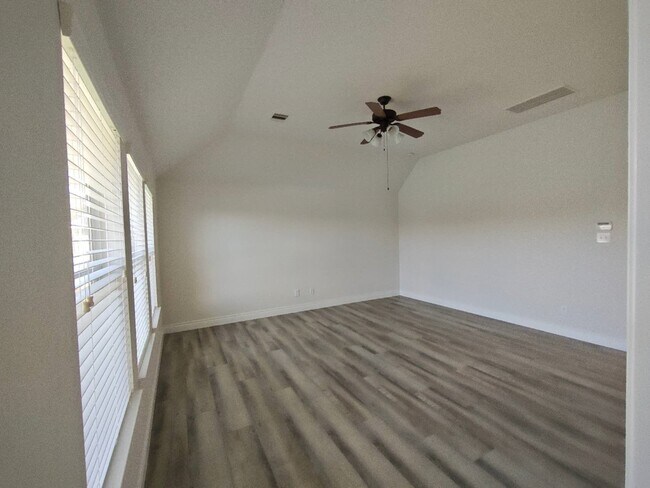 Building Photo - 2306 Waterford Park St