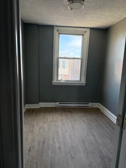 Building Photo - 2517 Island Ave