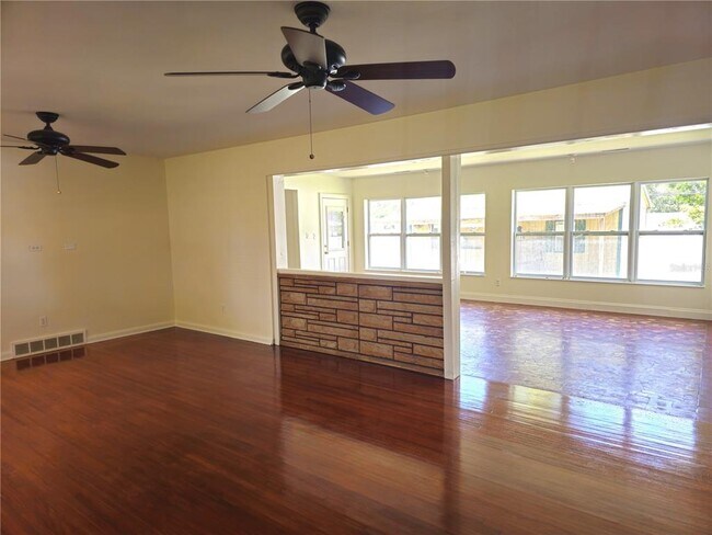 Building Photo - 1369 Whitacre Dr