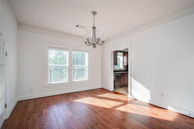 Building Photo - 2601 Rosedale St