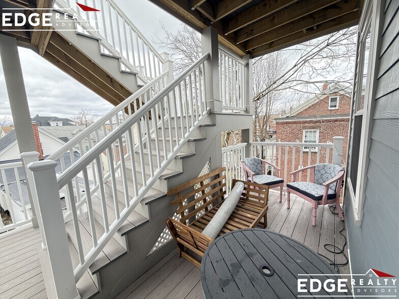 Building Photo - 134 Franklin St