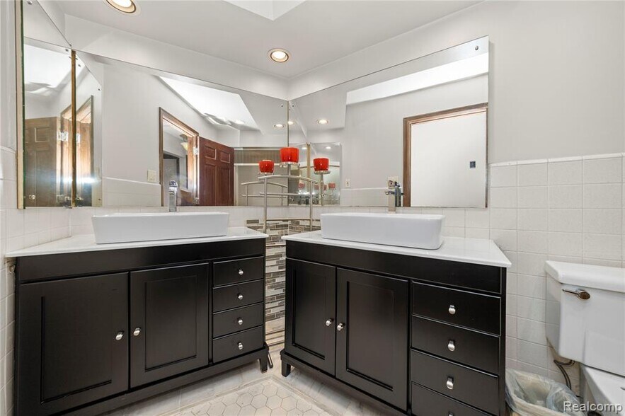 Building Photo - 42195 Kouza Ct