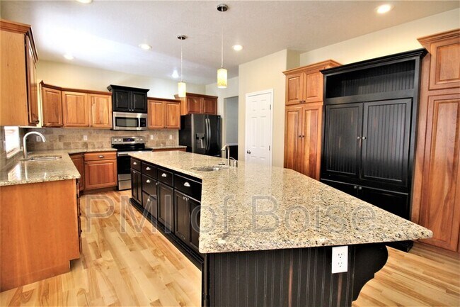 Building Photo - 1485 E Feather Nest Dr