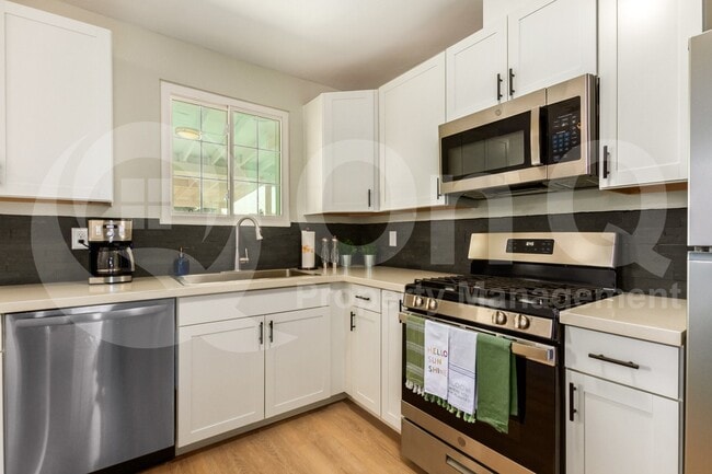 Building Photo - 4010 N 11th Ave