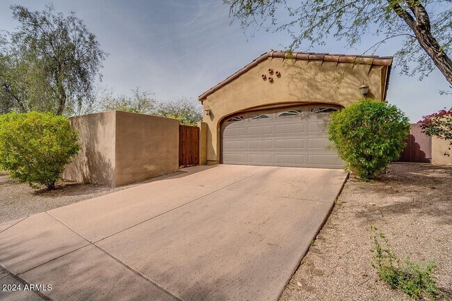 Building Photo - 9221 E Desert View
