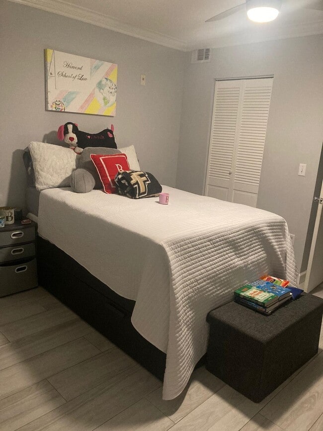 Building Photo - 4856 N State Rd 7