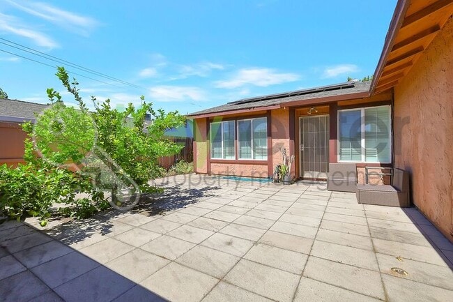 Building Photo - 7137 Reyn Oaks Way