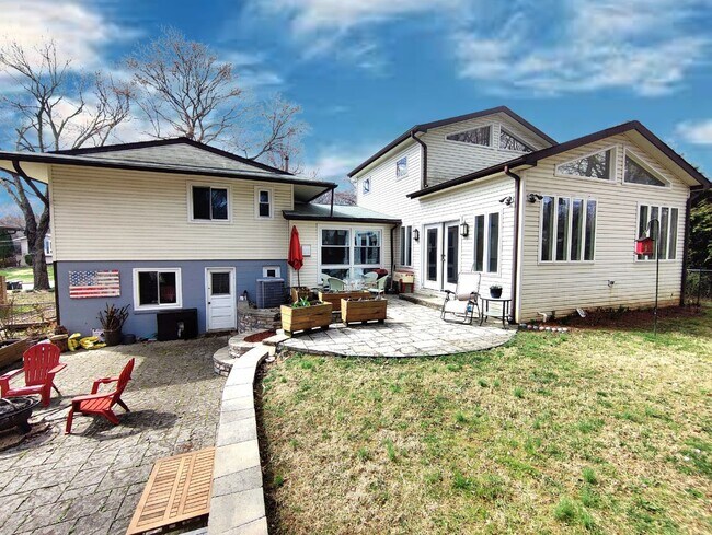 Building Photo - 11106 Del Rio Dr