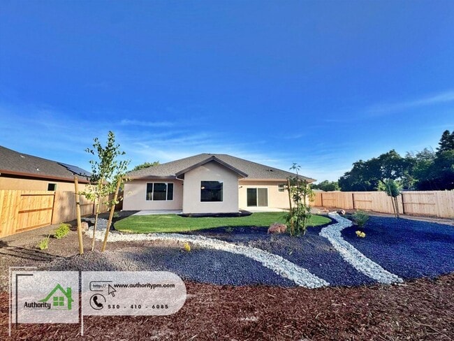 Building Photo - 2836 River Dr