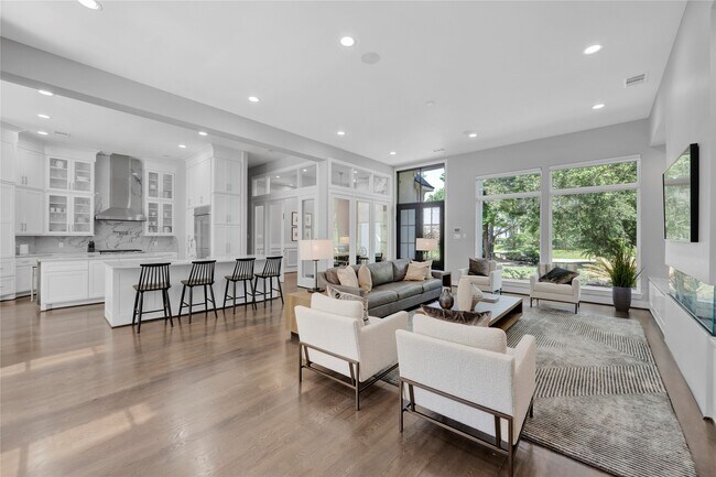 Building Photo - 19 Acorn Cluster Ct