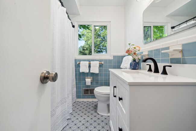 Building Photo - 36640 Angeline Cir